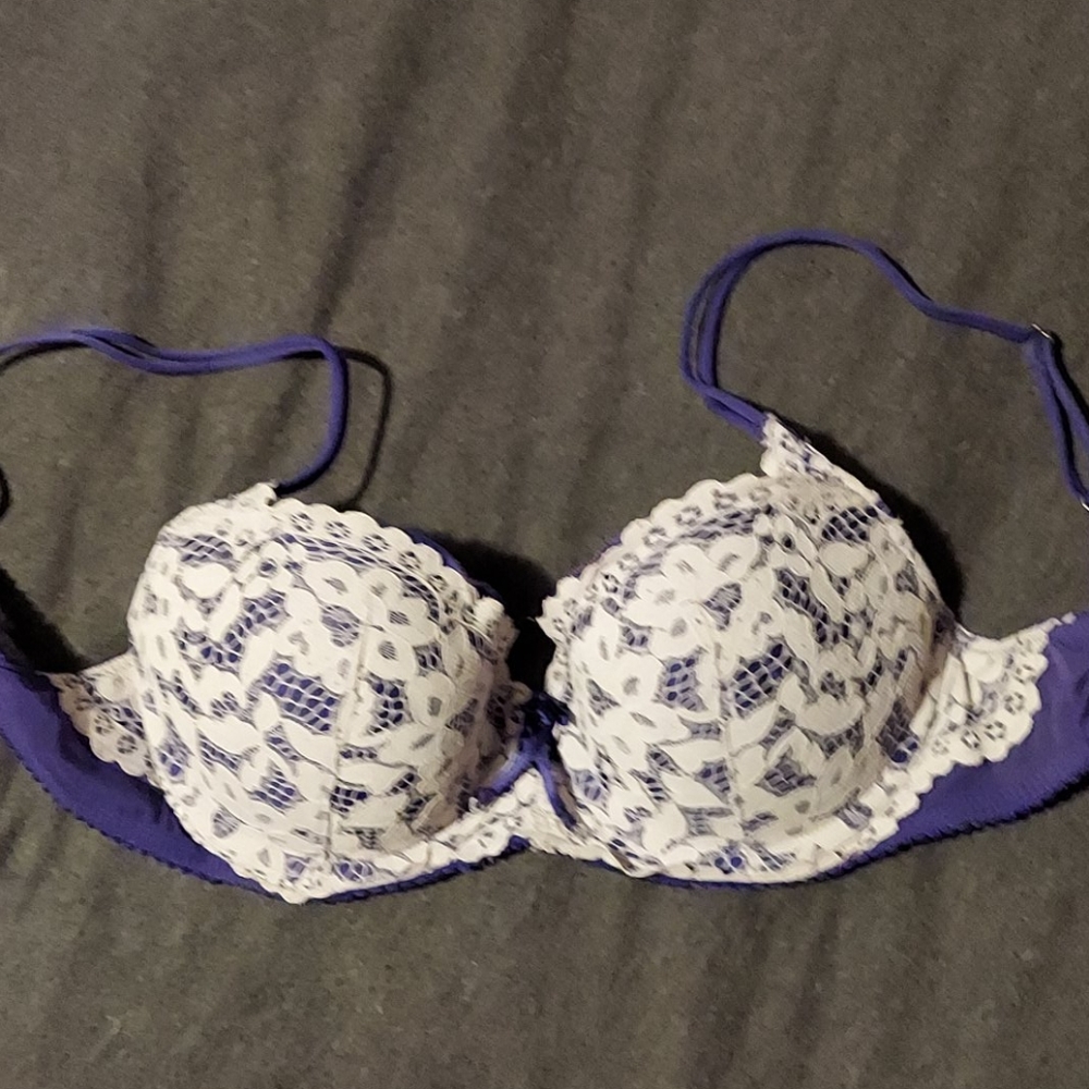 Victorias Secret very sevy balconet 36B